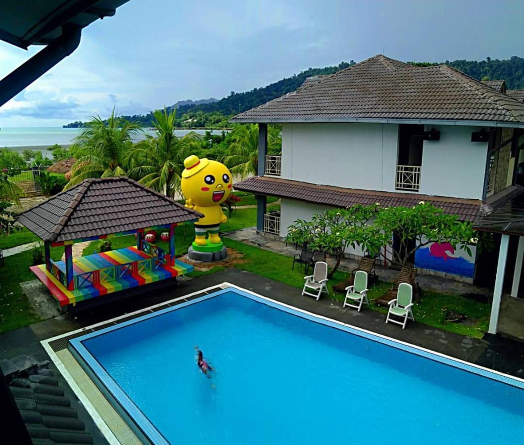 Alia Residence Business Resort Padang Mat Sirat Exterior photo