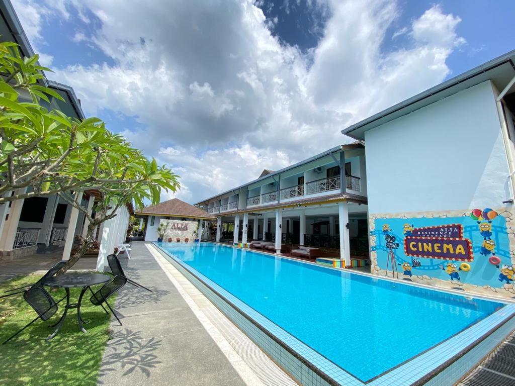 Alia Residence Business Resort Padang Mat Sirat Exterior photo