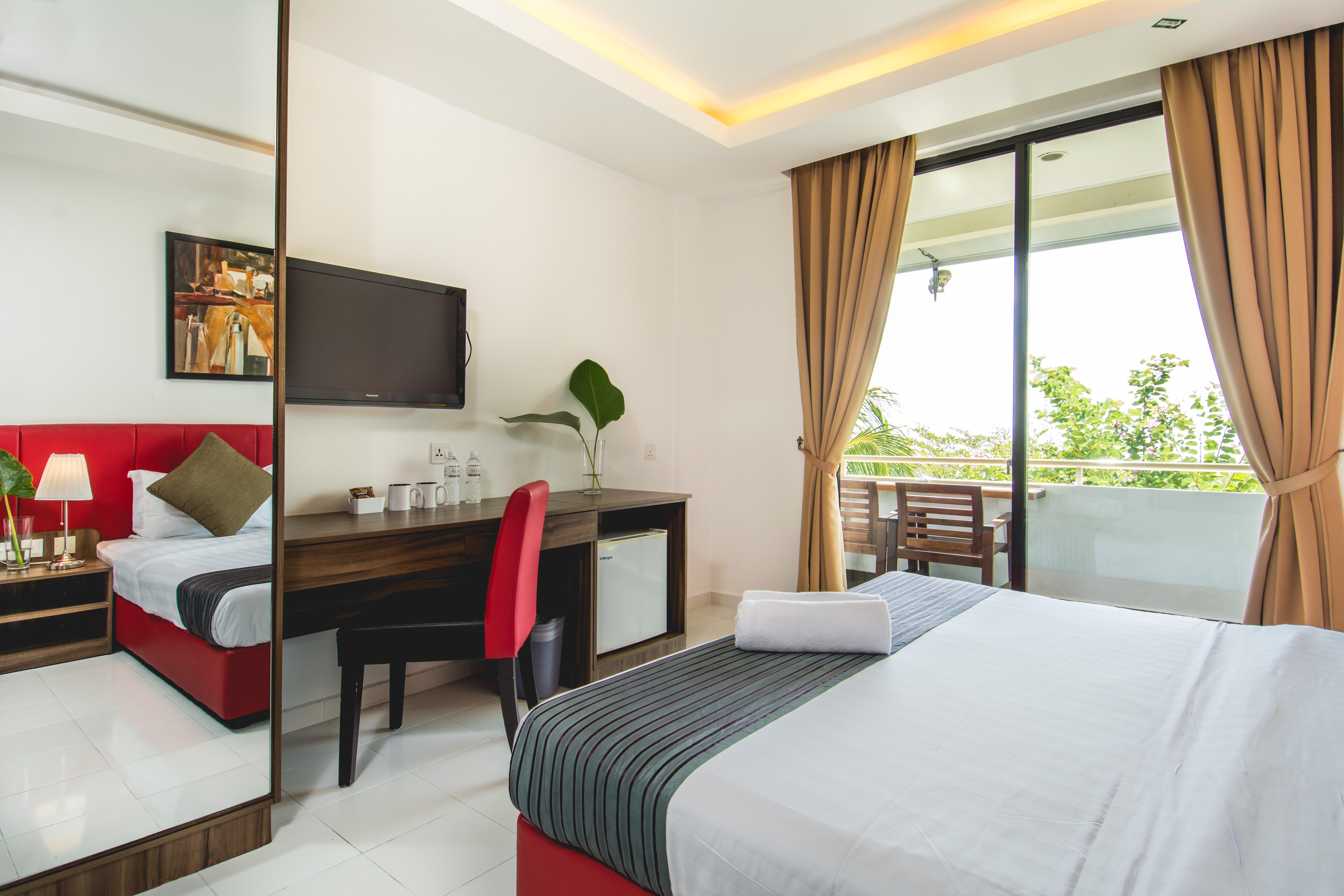 Alia Residence Business Resort Padang Mat Sirat Exterior photo