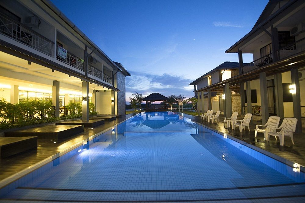 Alia Residence Business Resort Padang Mat Sirat Exterior photo