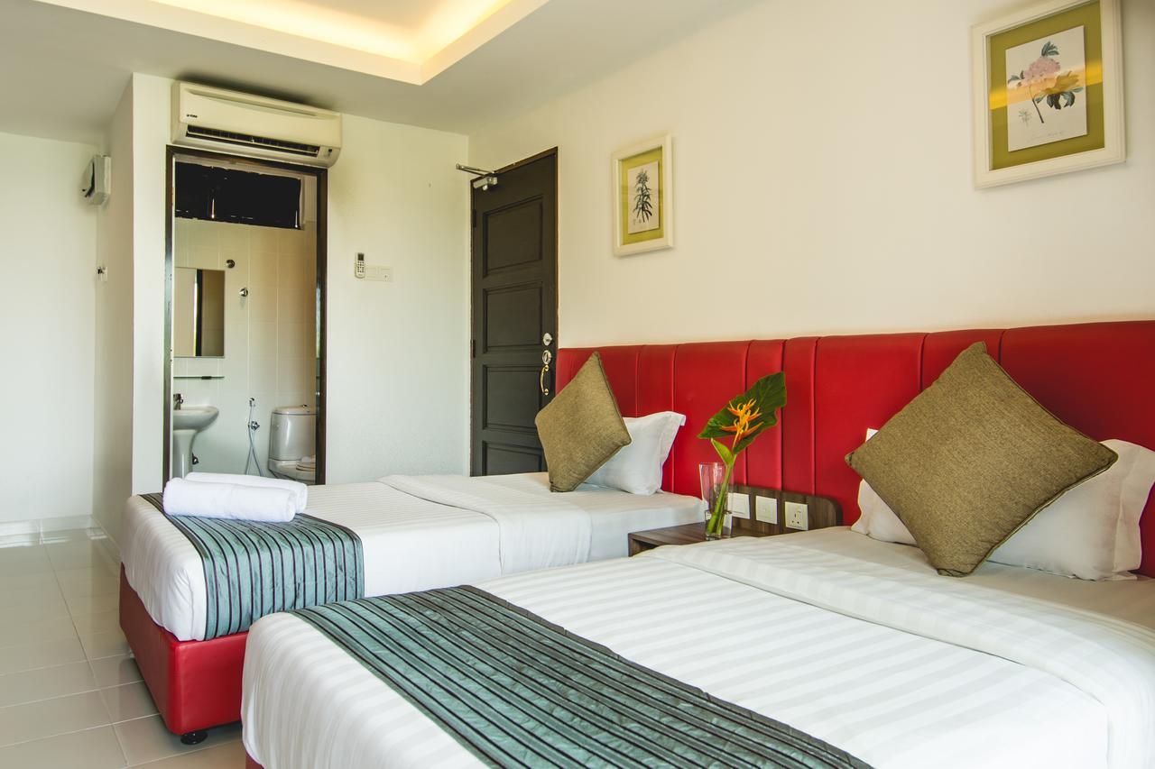 Alia Residence Business Resort Padang Mat Sirat Exterior photo