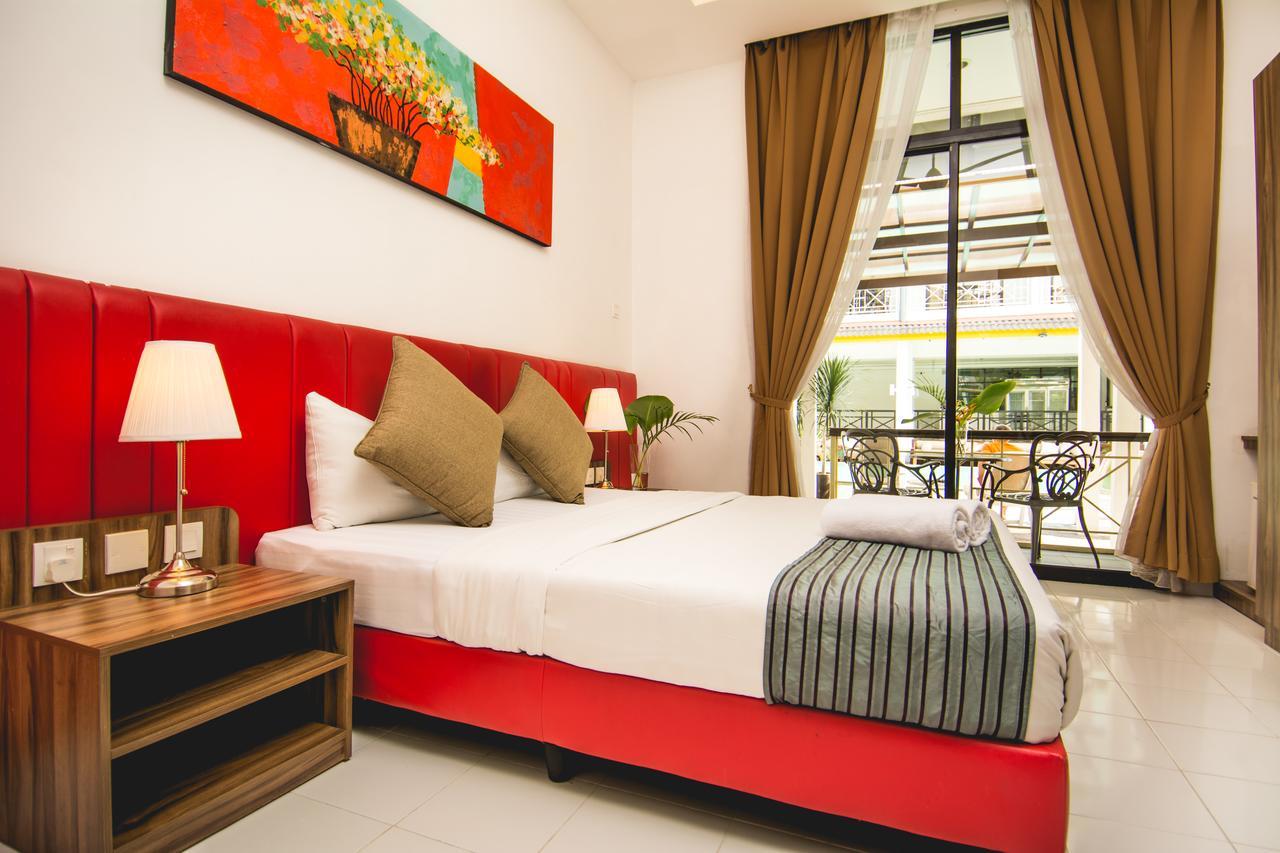 Alia Residence Business Resort Padang Mat Sirat Exterior photo