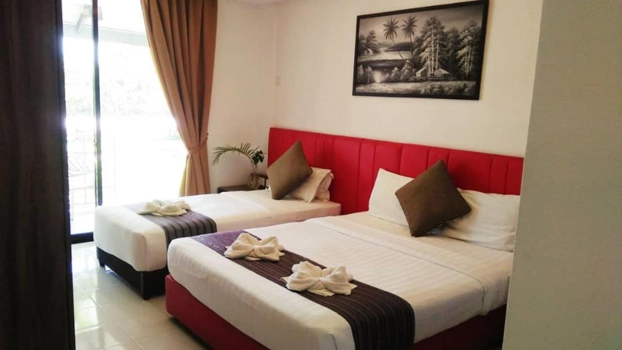 Alia Residence Business Resort Padang Mat Sirat Exterior photo