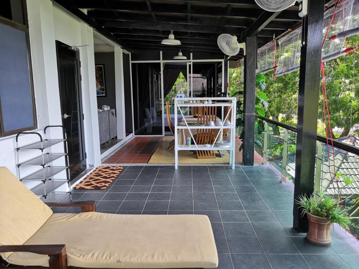 Alia Residence Business Resort Padang Mat Sirat Exterior photo